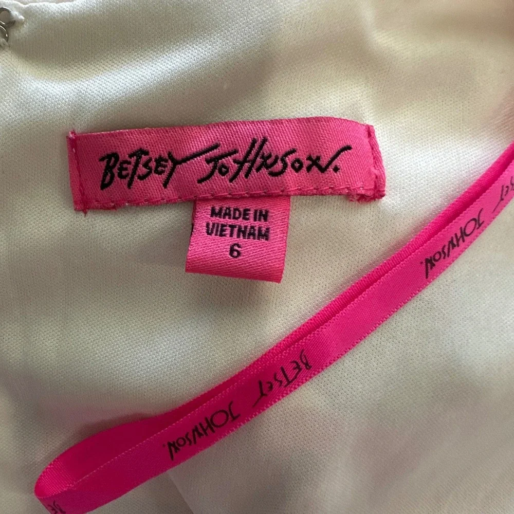 Betsey Johnson preowned excellent